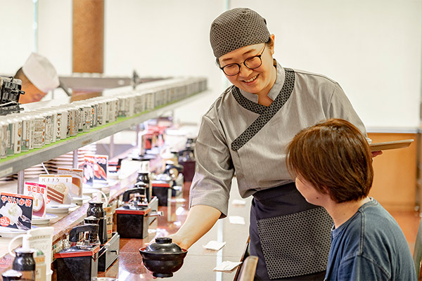 まるくに水戸見川店 藤田さん　ホールマネージャー